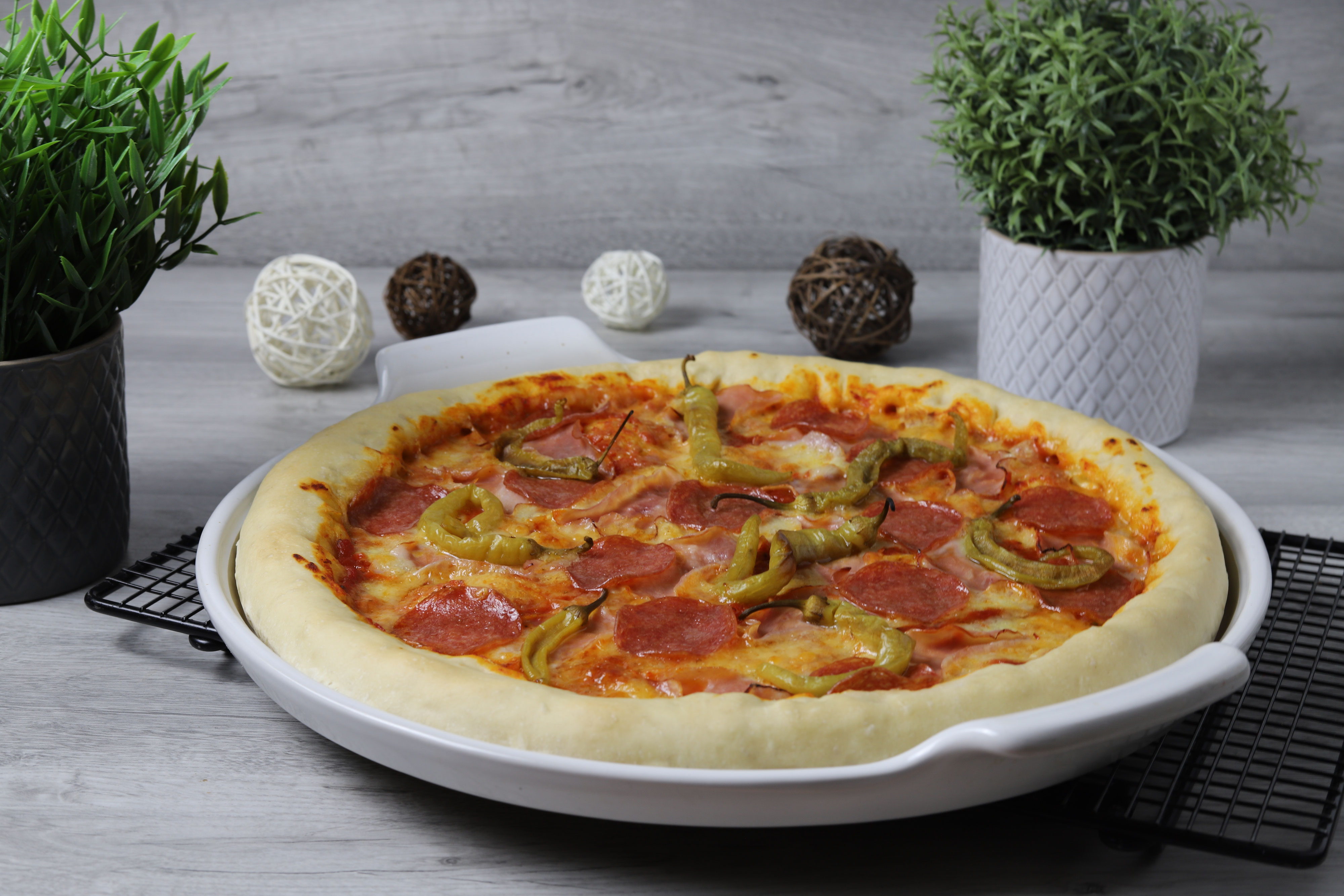 Cheesy Crust Pizza auf der White Lady von Pampered Chef® Pampered