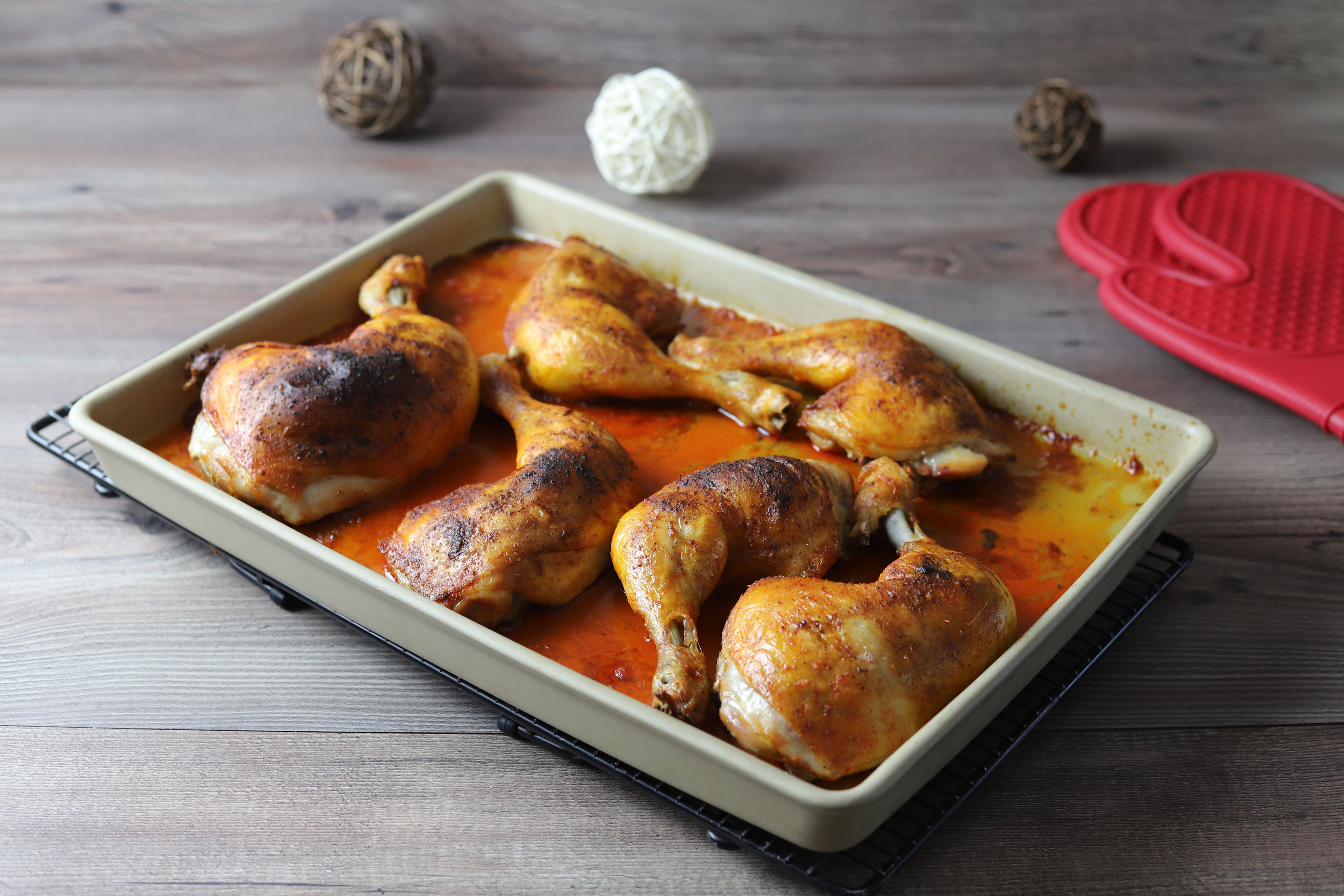 Hähnchenschenkel auf dem großen Ofenzauberer James von Pampered Chef