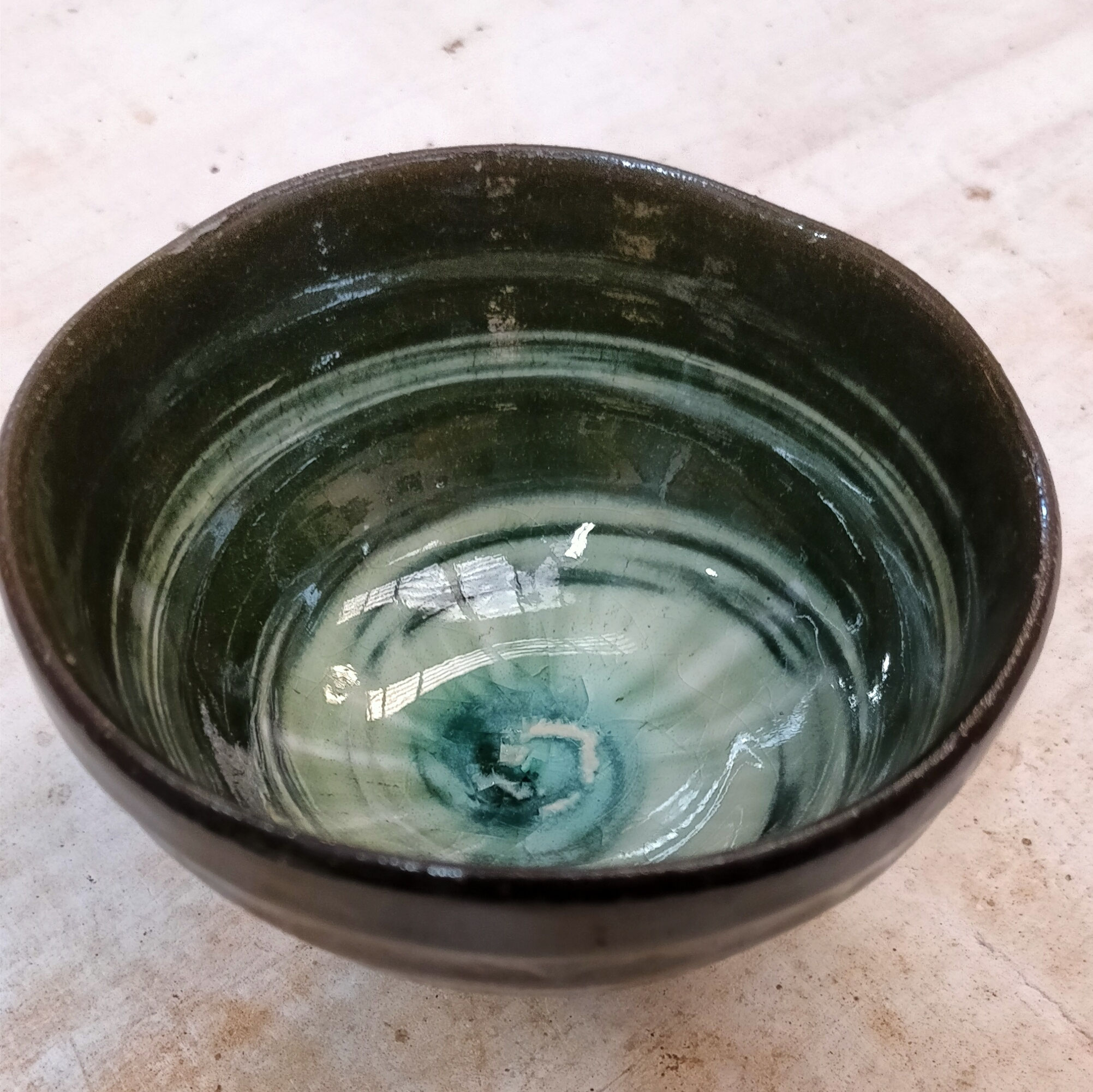 陶芸 鉢 黒釉 刷毛目 銘あり 黒陶灰釉刷毛目小鉢の製品紹介 - marugo-tougei8293 ページ！