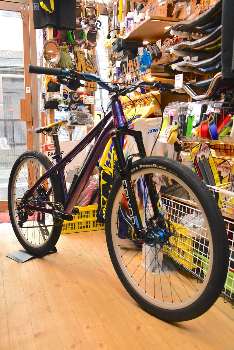 ダートジャンプバイク・BTL BIKESの702を組みました。 - YouTube