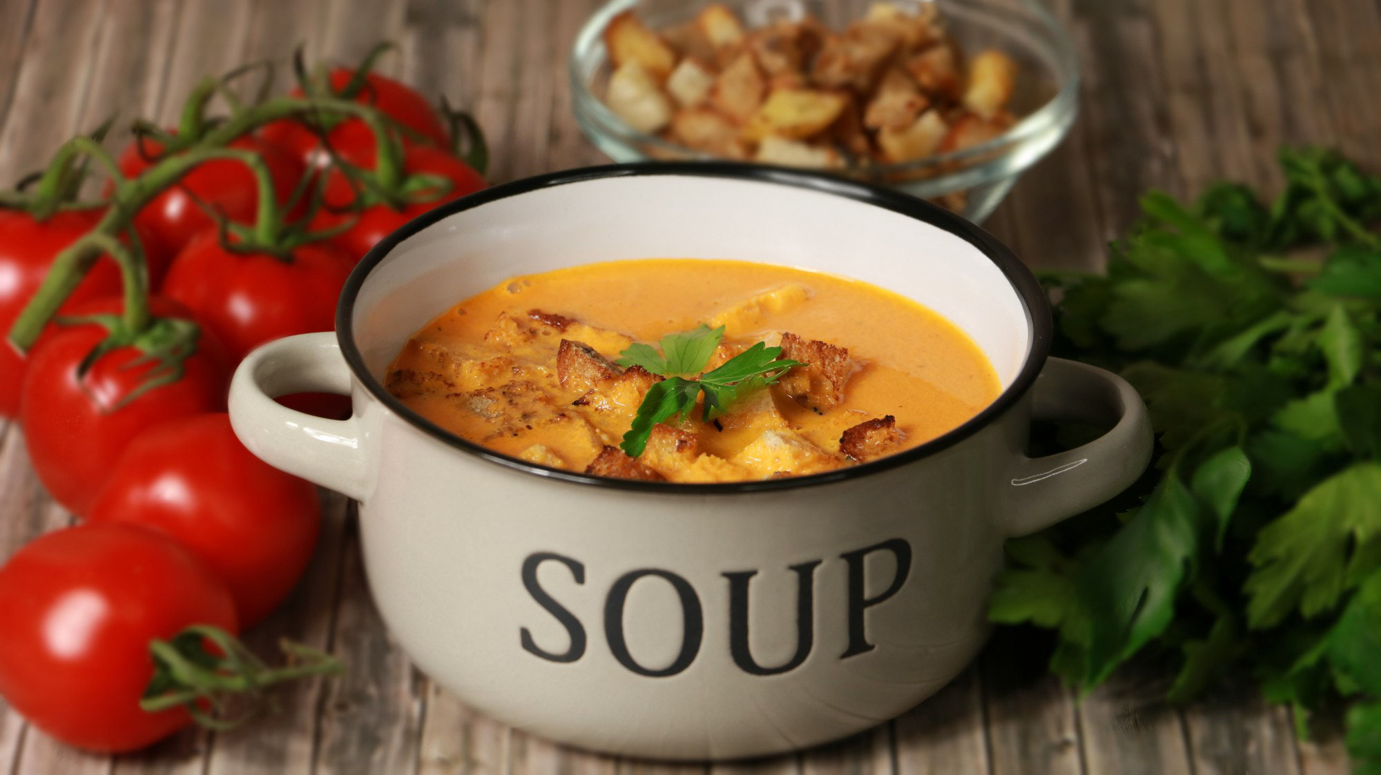 Die perfekte Tomatencremesuppe mit Croutons/ Savršena krem supa od ...