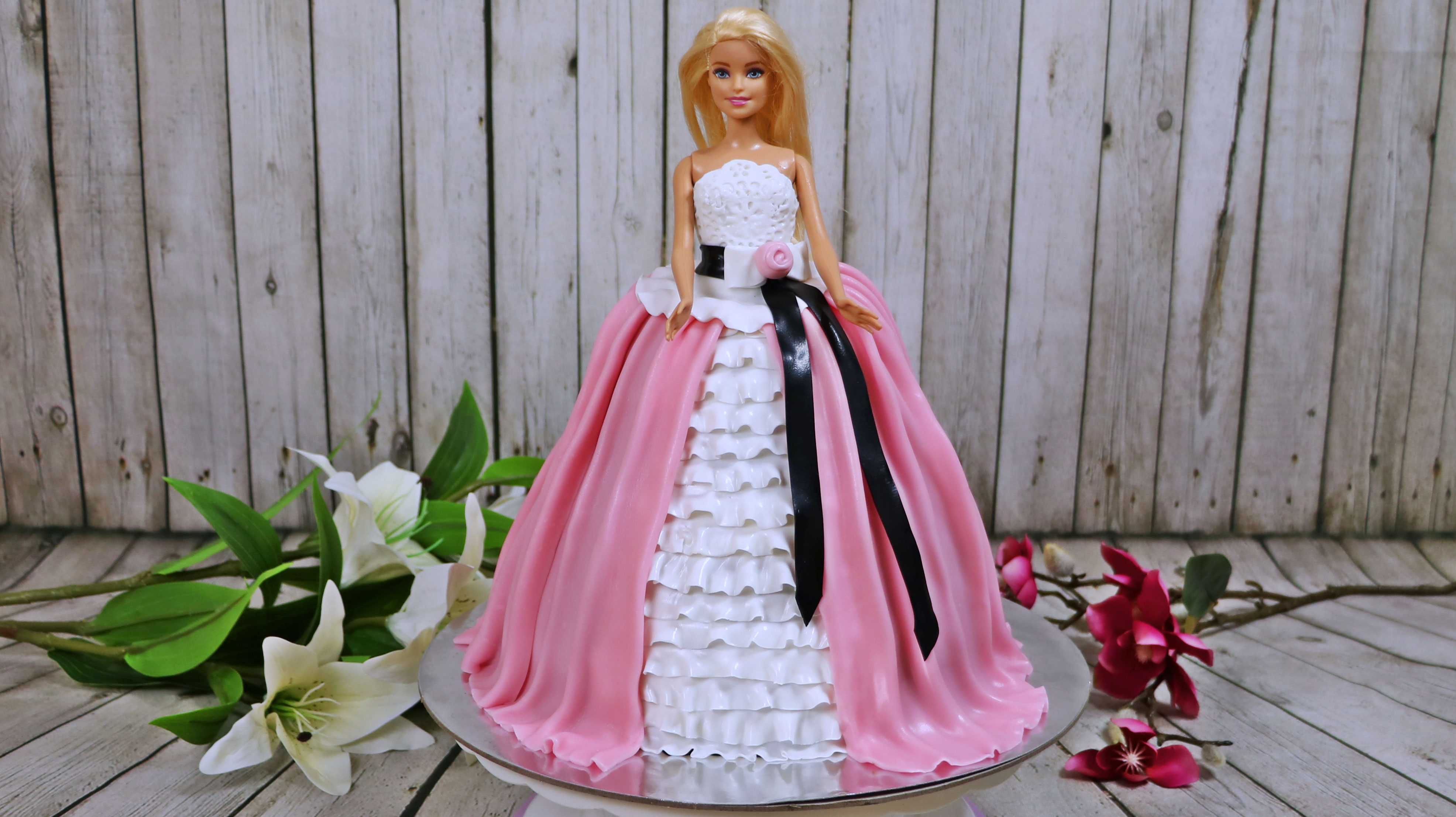 Barbie Torte selber machen/ Barbie torta za djevojčice - Hanuma kocht ...
