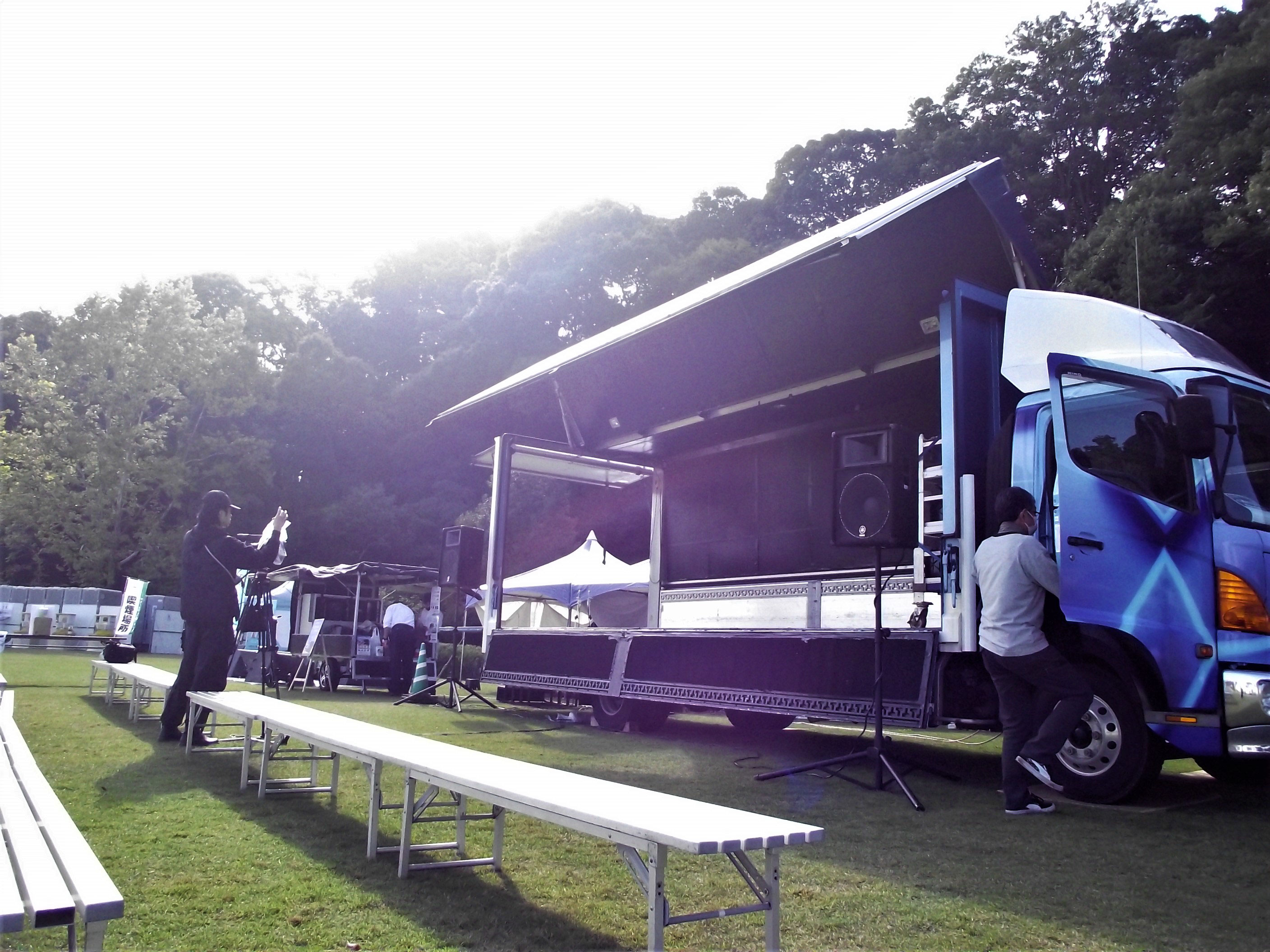BLUE EARTH MUSIC FEST 2022 IN MITOにソーラーパワートラックが出動しました。 エコロジーオンライン