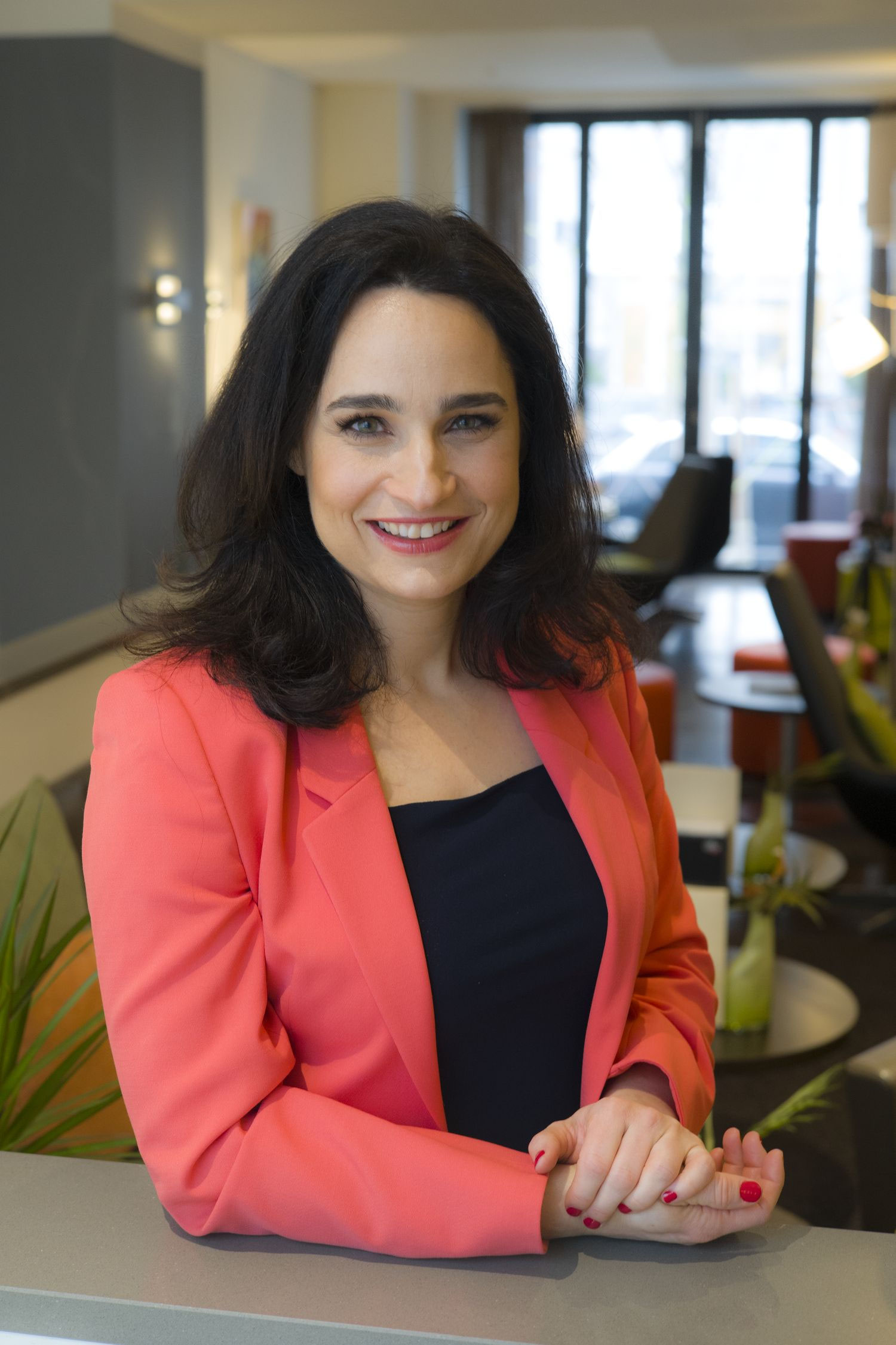 Dr. Yael Adler, Dermatologin, Bestsellerautorin und Speaker