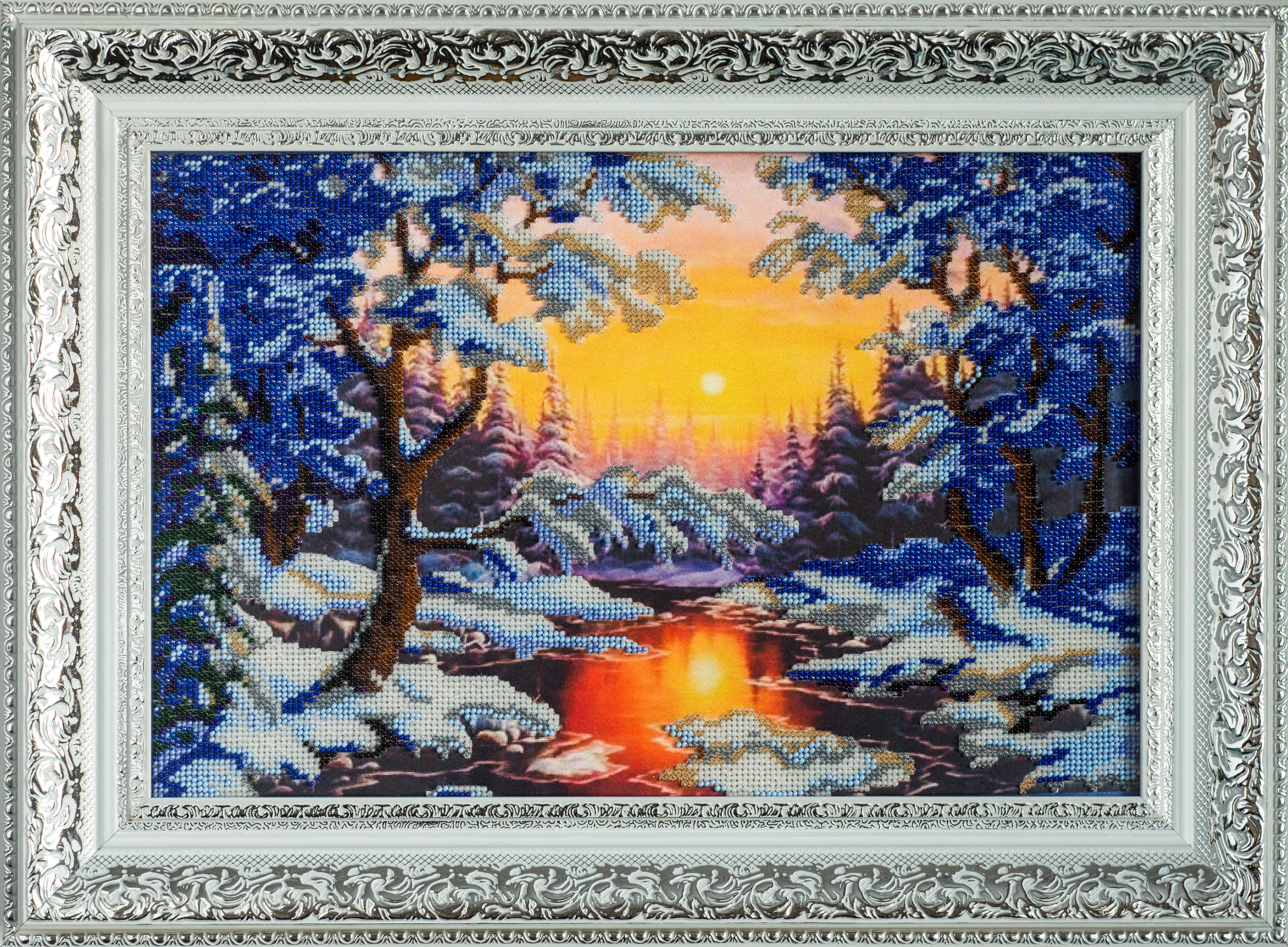 Вышивка бисером большие картины. Зима вышивка бисером готовая работа. Картины из бисера зима. Зимние работы из бисера в рамке. Картины бисером готовые работы.