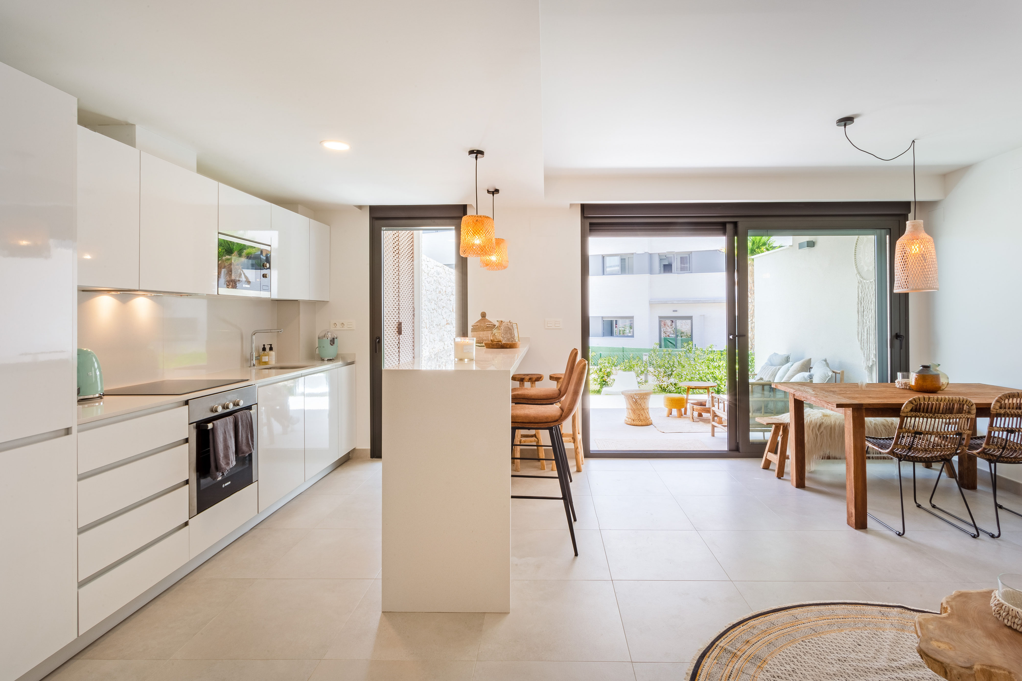 Rent holiday apartments. Avola 3. фотобухярест семейн апартамент детска баня ноември2021. Rent holiday apartments. платан в праге.