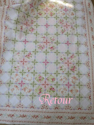 星型パターンのキルト 星型モチーフの多色キルト 8月29日発売『図形を組み合わせて