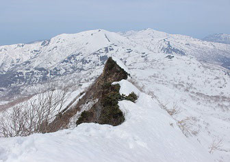 群別岳 残雪期のツボ足日帰り登山 コモ子のやまたび北海道