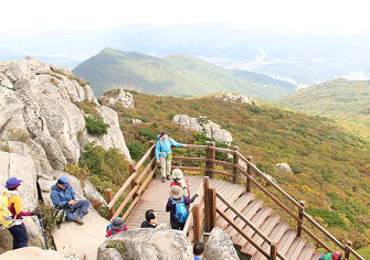 韓国釜山の最高峰 金井山 温泉場から梵魚寺まで周回登山する方法 コモ子のやまたび北海道