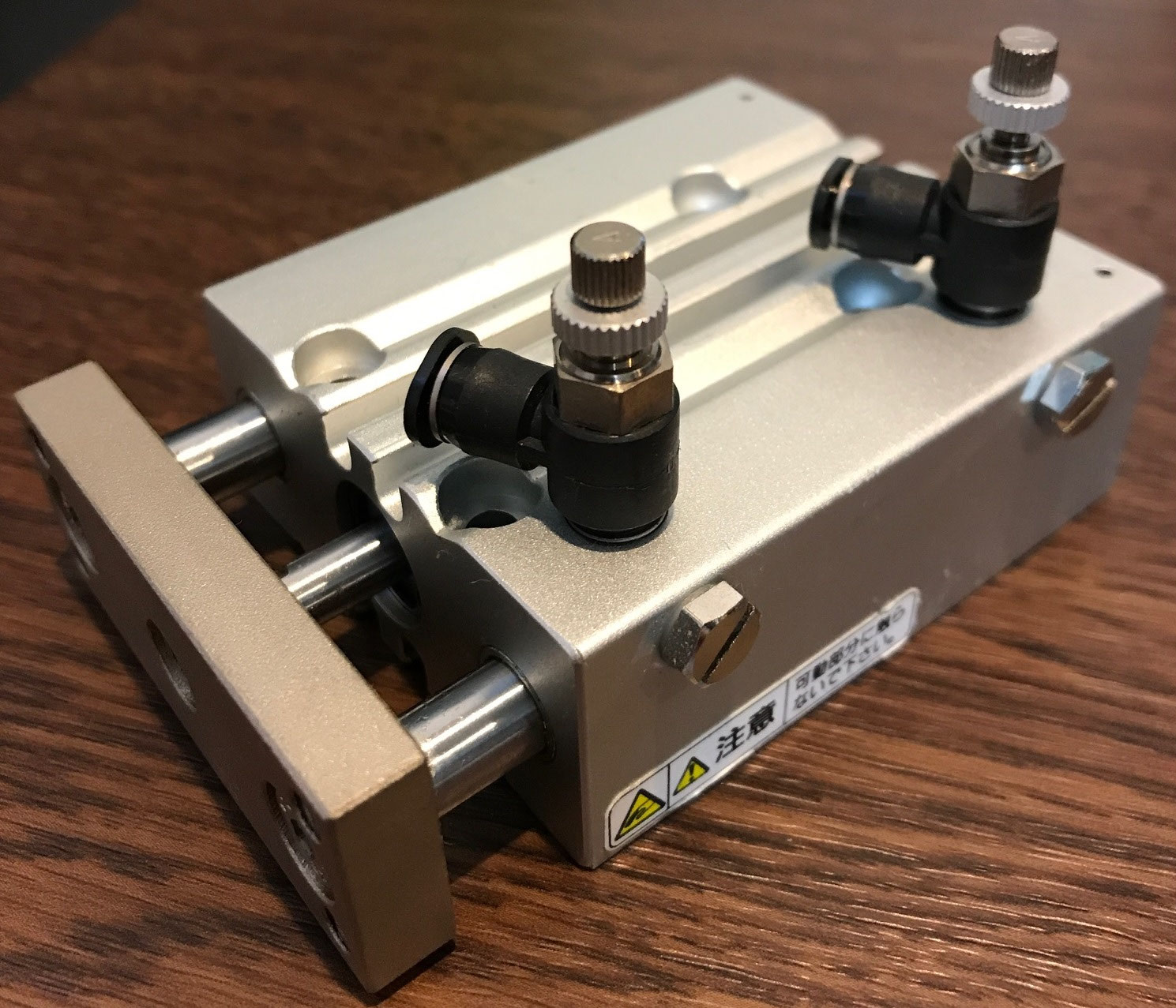 複動式エアシリンダーを使ったお遊び 生産技術関連の情報ページ