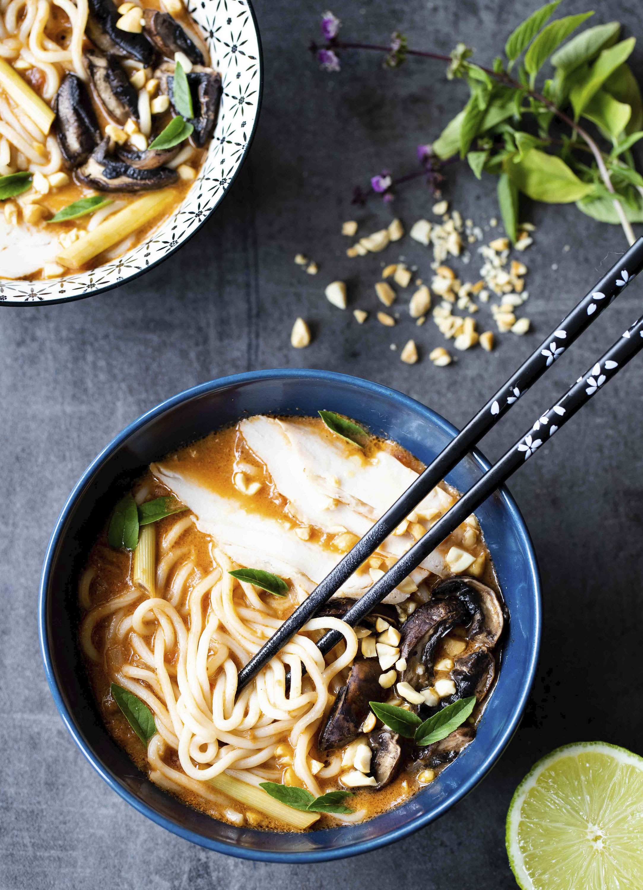 Bouillon thaï aux nouilles ramen, poulet & champignons Lady