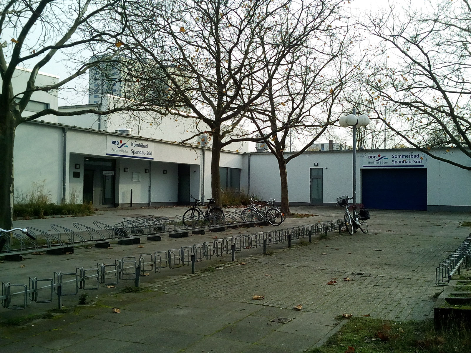 kombibad spandau sud halle infos zu schwimmen in berliner baderbetriebe badern