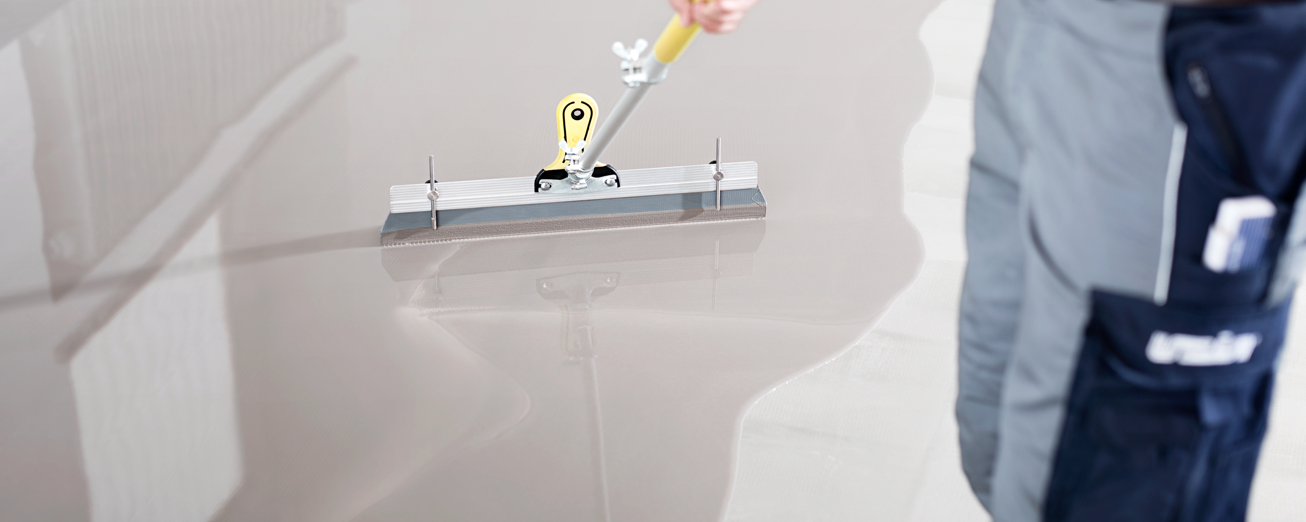 Boden nivellieren - Fliesenleger, Badezimmer Modernisierung. Beratung