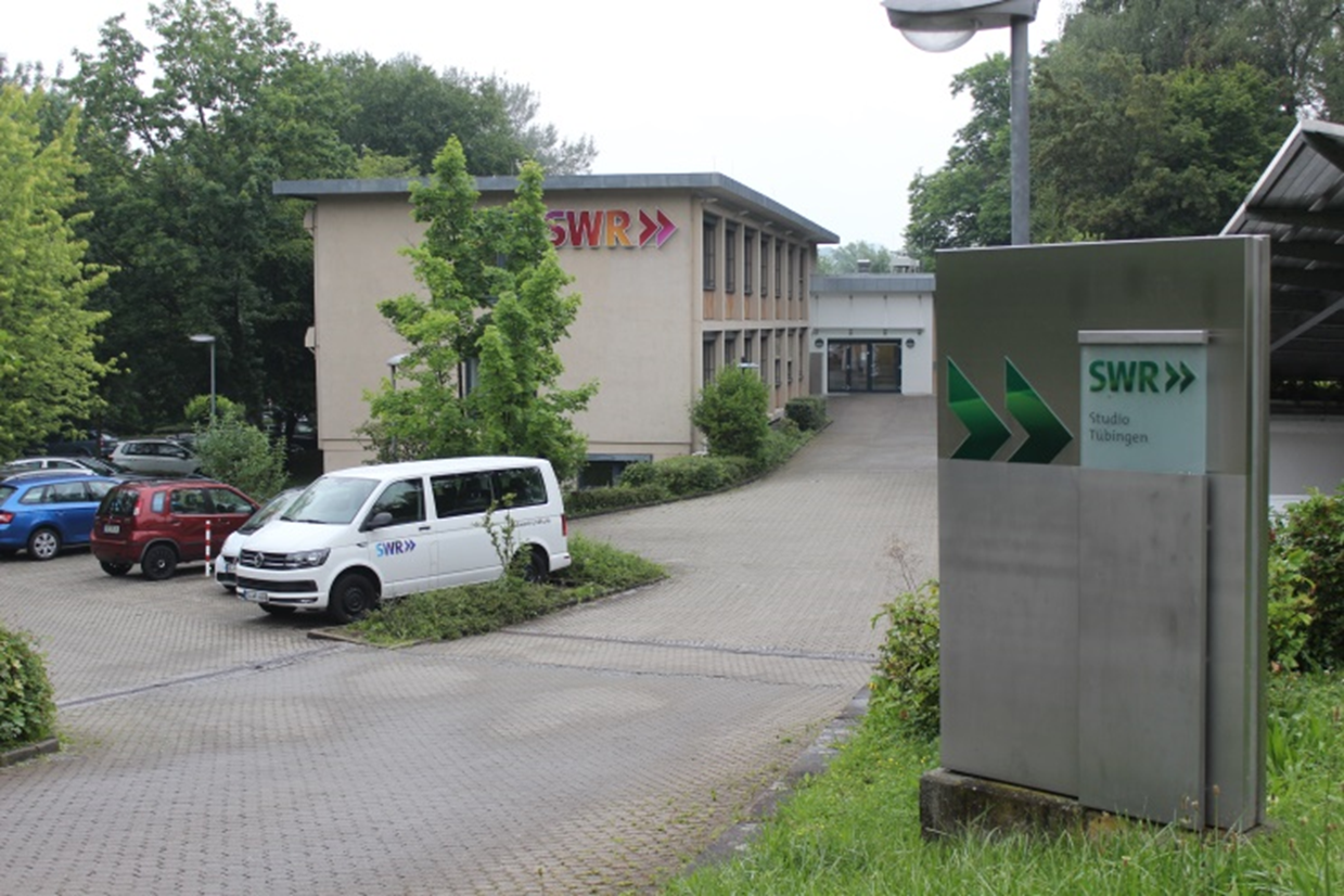 zwischen mafia mundarthorspiel und multimedia 70 jahre swr studio tubingen historischer augenblick