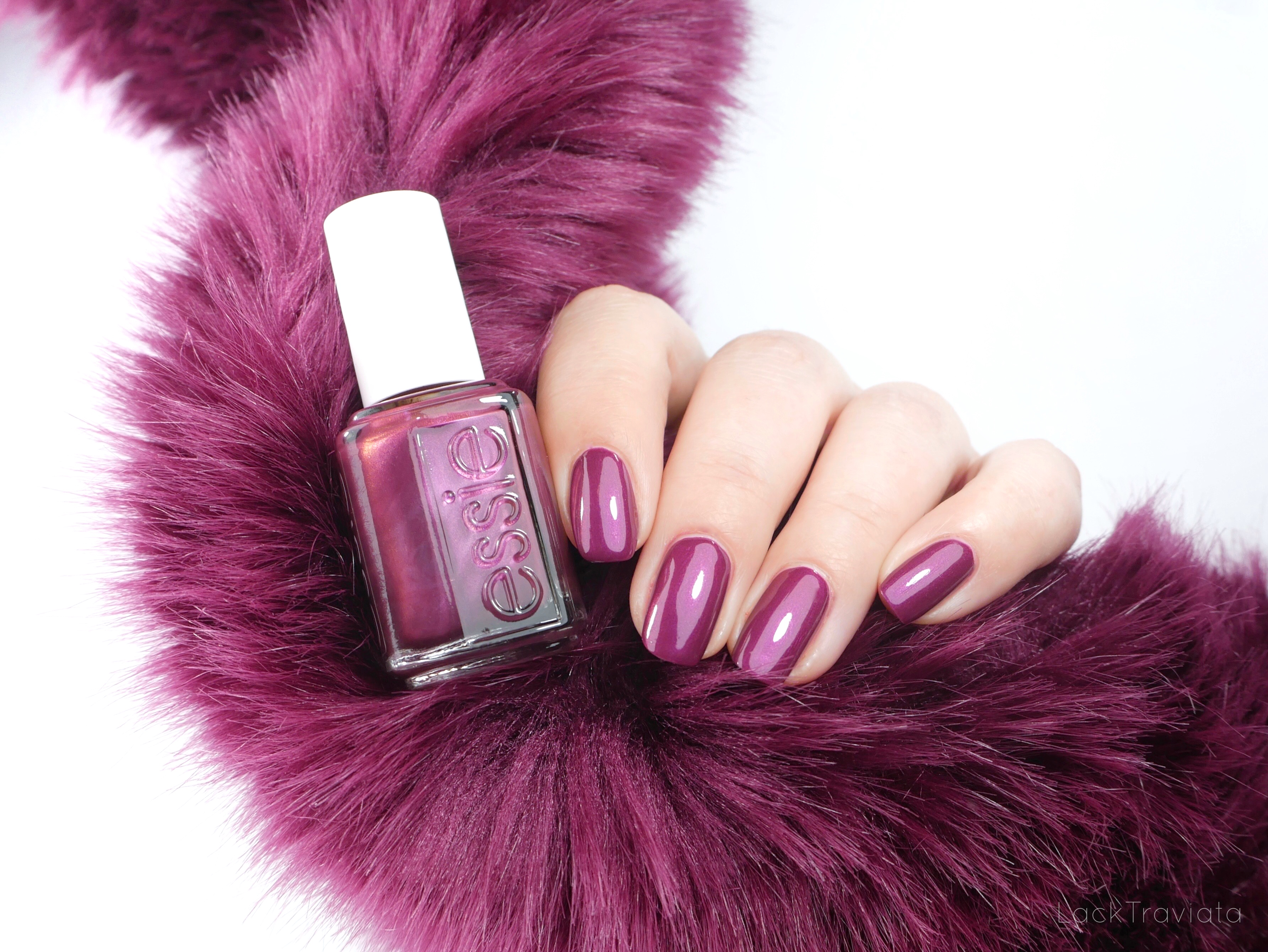 essie • without reservations • Flying Solo Collection - LackTraviata -  Nagellack-Liebe