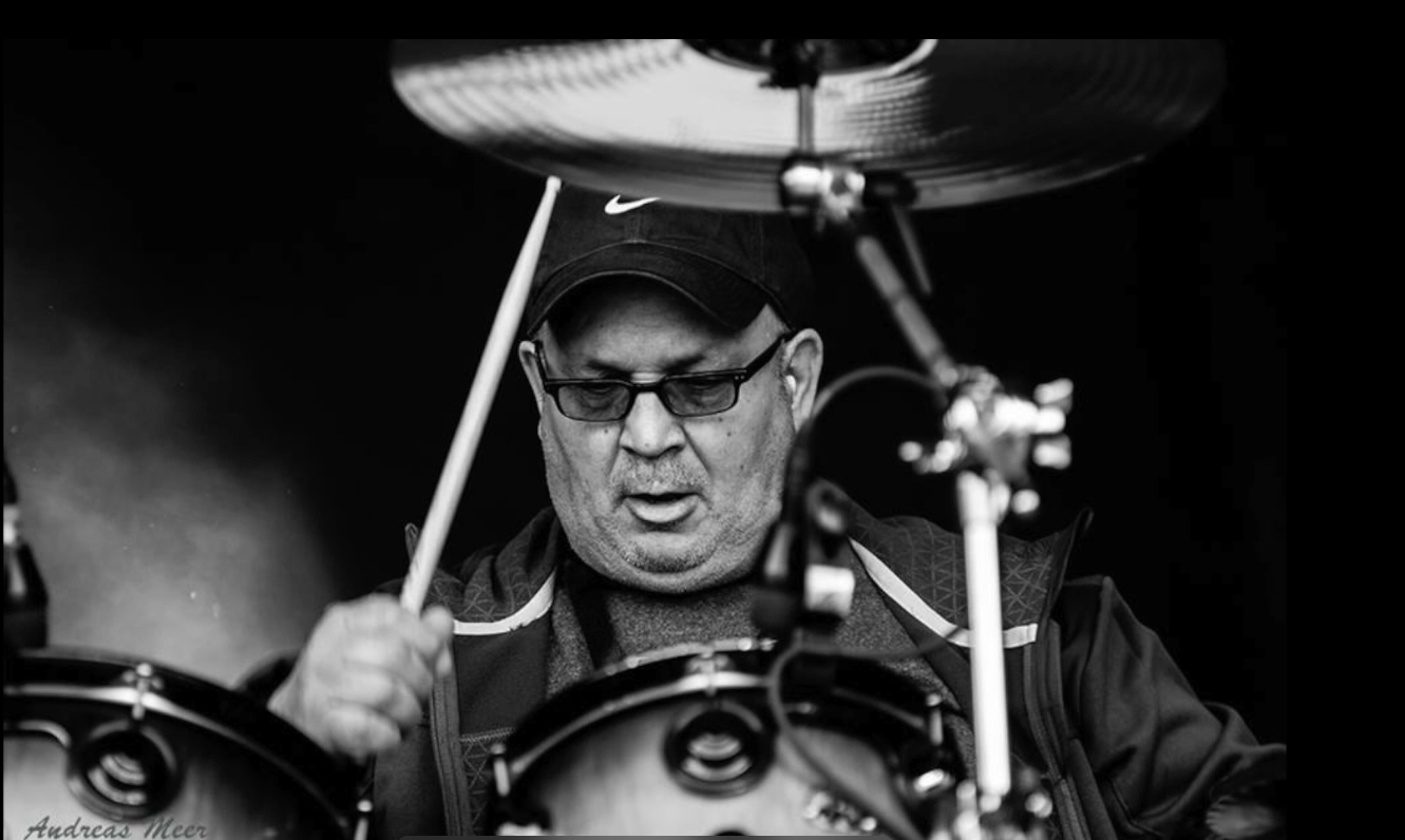 Jon Hammond Show Center Stage musikmesse to Down Home Music Store El