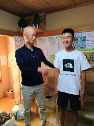 肩関節の痛み　姿勢　肩甲骨　肩甲骨痛み　背中の痛み　野球肩の原因　野球肩原因　野球肩治し方　野球肩体操　野球肩ストレッチ　野球　野球肩　肩が痛い　ピッチャー　リトルリーガーズショルダー　腱板損傷　投球傷害　水泳　競泳　腰痛　分離症　分離すべり症　水泳肩スイマーズショルダー　水泳肩　スイマーズショルダー治療　スイマーズショルダー治るのか　岐阜　岐阜市　岐阜市茜部　岐阜市東鶉　岐阜市南鶉　岐阜市中鶉　岐阜市柳津町　羽島市　羽島郡　笠松町　岐南町　茜部　鶉　東鶉　中鶉　南鶉　柳津　笠松　