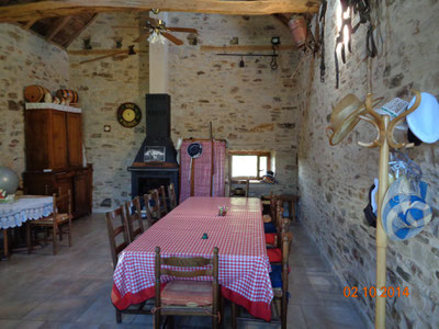 La Grange Piece A Vivre Avec Terrasse Et Cuisine Pour Nos Hotes