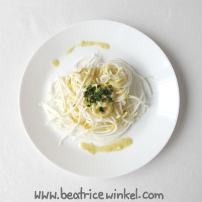 vegane Mairübchen mit Mandelsauce
