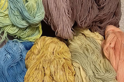 magasin de laine, laine pour tricoter de france, laine locale, laine artisanale, laine à tricoter, couleur naturelle, soie, laine pour tricoter, mérinos, alpaga, bonnet, chaussette, teinture textile, chale, boutique laine