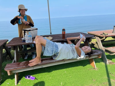 ビーチクラウンド2にてやや熱中症のYKちゃんに筋トレを課して(^^;さーせん。