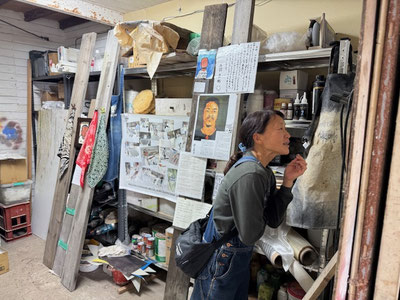 新聞の記事の昔の背景が目に浮かんだね～
