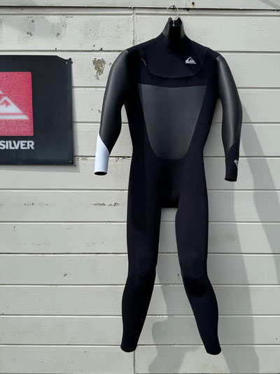 カノアはこのモデルを気に入って4着オーダーして戻ったそう!!