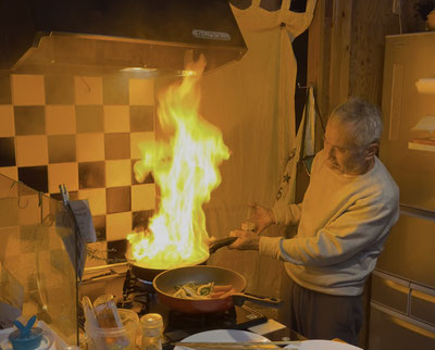家で肉焼く時のファイヤー！！BOSSしか出来ない～