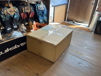 昨日お預かりしたウェットの修理も無事出荷致しました~