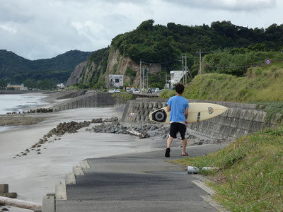 KIYおかえり～ 海水浴がてら入水だって！