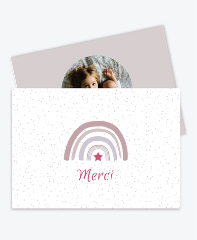 carte de remerciement naissance fille- arc en ciel-tendance-moderne-pas cher- vieux rose et blanc-etoile