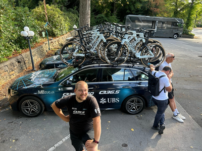 Cédéric mit Team Q36.5 unterwegs