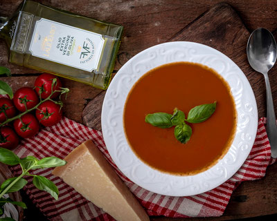Tomato Soup with pancetta and onions