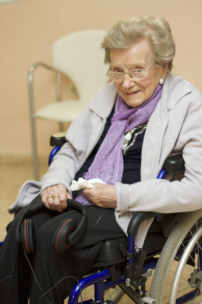 Rosario, a sus 105 años, tras haber escuchado su música
