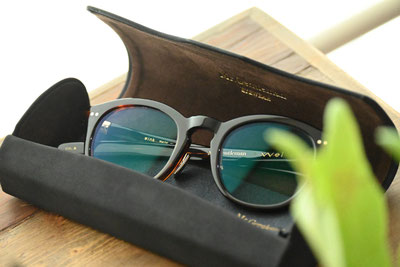 ◎フレーム：Mr.gentleman EYEWEAR／WINK　◎レンズ：TALEX／MO’EYE GREY