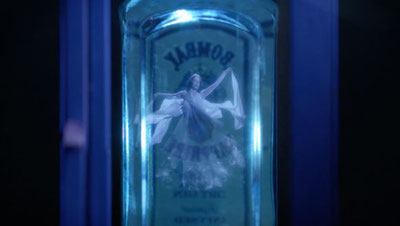 Ein Klick startet das Video - Sprechender Flaschengeist von Bombay Sapphire. Quelle: BBDO Düsseldorf
