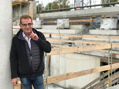 Andy Leutenegger ist täglich auf der Baustelle. Bild: bt