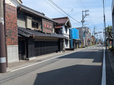 蔵のある街並みを歩く