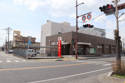 本行寺の目の前にある佐賀銀行与賀町支店