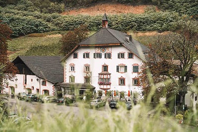 Vista sulla Posta Vecchia - Locanda, ristorante & caffè a Campodazzo in Alto Adige
