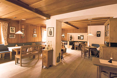 Blick in die Gaststube des Restaurant Lamm Mitterwirt in St. Martin in Passeier