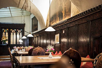 Vista interna della stube del Ristorante Wirtshaus Vögele a Bolzano in Alto Adige
