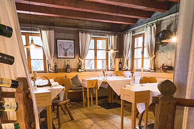 Aussenansicht vom Restaurant Luis Alm in Sexten Moos in Südtirol
