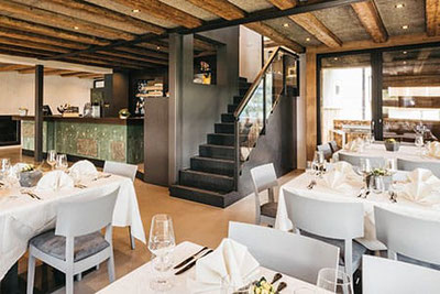 Vista interna della Locanda alpina e del Ristorante Dorfner a Montagna in Alto Adige