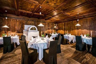 Thedl Restaurant in Töll/Partschins bei Meran: Mediterrane & Südtiroler Küche, historische Bauernstube, Sonnenterrasse & Fine Dining Feeling.