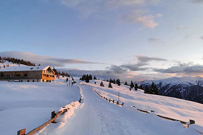 Capodanno alla Baita alpina Starkenfeld: un'esperienza indimenticabile sull'Alpe di Rodengo-Luson in Alto Adige