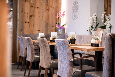 Blick in das Restaurant, Café und Konditorei Höfler in Schenna in Südtirol