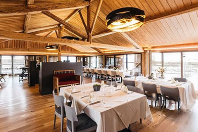 Vista interna della Locanda alpina e del Ristorante Dorfner a Montagna in Alto Adige
