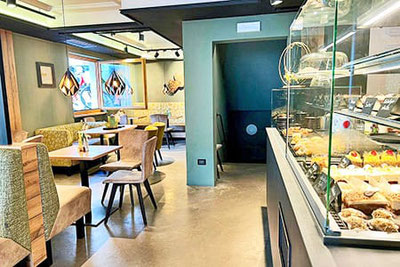 Das Psairer Beck’s Platzl in St. Martin bietet Frühstück, Gebäck, Torten, Pralinen & Aperitifs – frisch aus der hauseigenen Bäckerei, gemütlich & stilvoll.
