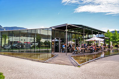Das Salewa Bivac - Bar, Restaurant & Bistro in Bozen: Geschmack, Entspannung und Abenteuer
